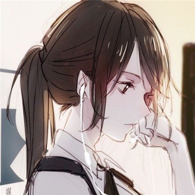 兰晓龙在肖战后面捂耳朵